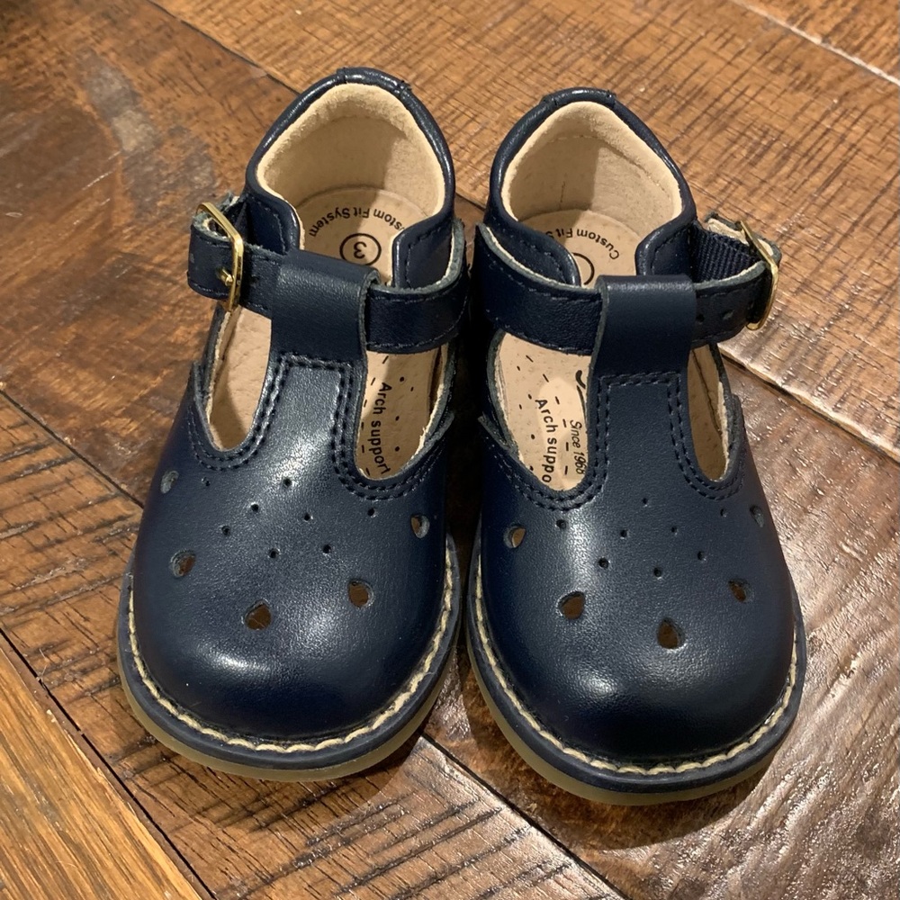 FootMates “Harper” Mary Janes - size 3 - new
